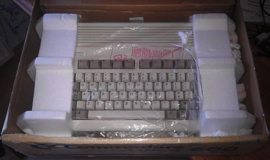 Amiga 600 - Open Box